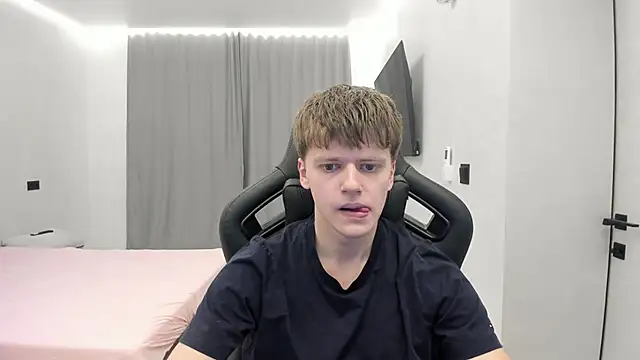 Snapshot of bonekoambalabu chatting on April 2026 05:57:01 PM bonekoambalabu online show from April 2026 05:57:01 PM