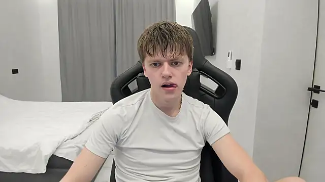 Snapshot of bonekoambalabu chatting on April 2026 02:31:01 PM bonekoambalabu online show from April 2026 02:31:01 PM