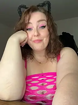 Snapshot of KittyCreamKisses chatting on April 2026 10:17:02 AM KittyCreamKisses online show from April 2026 10:17:02 AM