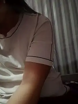 Snapshot of _Bong_02 chatting on March 2026 01:33:01 PM Bong 02 online show from March 2026 01:33:01 PM