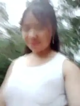 Snapshot of _Bong_02 chatting on April 2026 10:43:01 PM Bong 02 online show from April 2026 10:43:01 PM