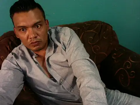Snapshot of latinomoreno95 chatting on May 2026 09:24:02 PM latinomoreno95 online show from May 2026 09:24:02 PM