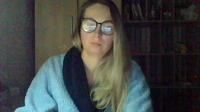 VikiLove765 online show from February 2026 04:16:02 AM