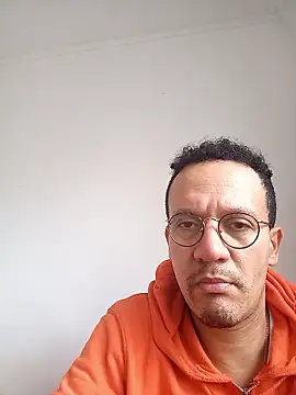 Snapshot of Henrytsuzuki chatting on January 2026 11:45:02 AM Henrytsuzuki online show from January 2026 11:45:02 AM