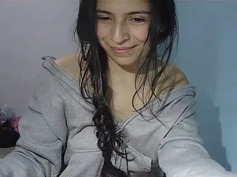 Snapshot of Emily_Gree chatting on April 2026 04:06:02 AM Emily Gree online show from April 2026 04:06:02 AM