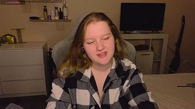 Snapshot of Ol1via chatting on March 2026 12:37:01 AM Ol1via online show from March 2026 12:37:01 AM