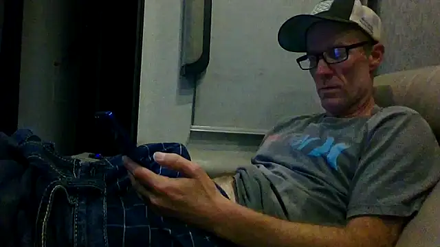 Snapshot of tittycum3636 chatting on March 2026 06:52:01 AM tittycum3636 online show from March 2026 06:52:01 AM