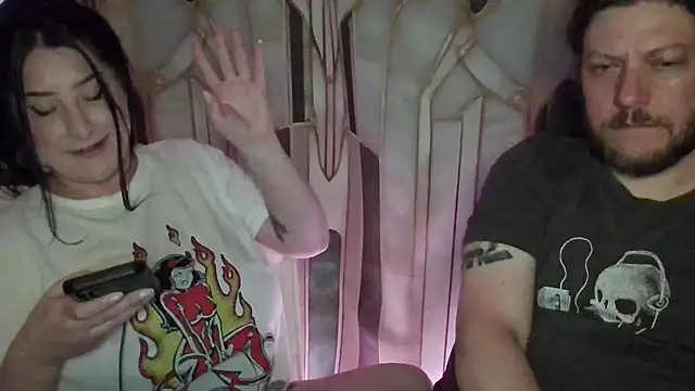 Snapshot of 2feral chatting on May 2026 01:05:02 PM 2feral online show from May 2026 01:05:02 PM