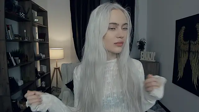 KristalCrowner online show from February 2026 07:32:02 PM