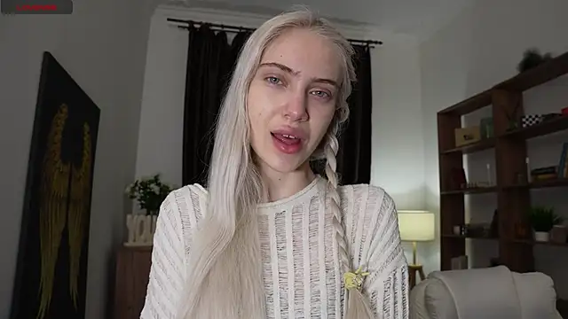 KristalCrowner online show from April 2026 08:09:02 PM