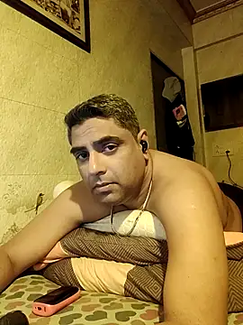 hardnhornybull online show from February 2026 08:32:01 PM