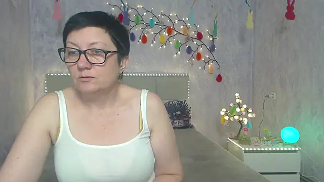 EmilyL0ve online show from April 2026 06:33:01 AM