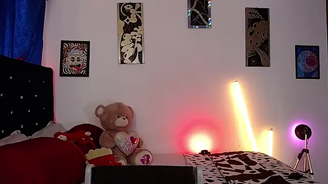 Snapshot of yorsamm_smit chatting on April 2026 01:43:02 AM yorsamm smit online show from April 2026 01:43:02 AM