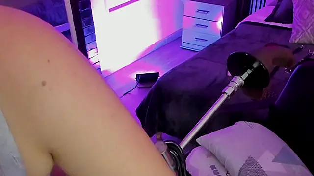 Snapshot of Ariablakee chatting on April 2026 08:25:02 PM Ariablakee online show from April 2026 08:25:02 PM