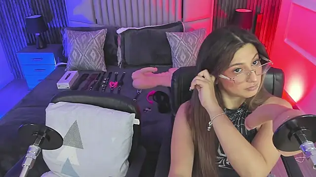 Snapshot of Ariablakee chatting on April 2026 05:34:01 AM Ariablakee online show from April 2026 05:34:01 AM