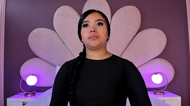 Liaevans   online show from January 2026 07:08:02 PM