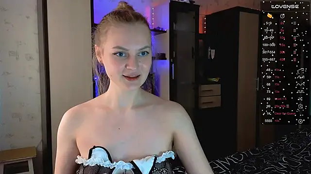 Snapshot of Chloe_muar chatting on April 2026 12:08:02 PM Chloe muar online show from April 2026 12:08:02 PM