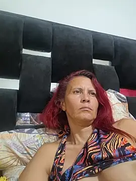 Snapshot of cintia_love chatting on April 2026 06:19:01 AM cintia love online show from April 2026 06:19:01 AM