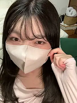 Snapshot of __Yui_ chatting on April 2026 12:02:01 PM Yui online show from April 2026 12:02:01 PM