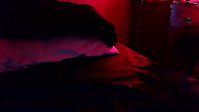 Snapshot of cloudyplay661 chatting on April 2026 05:40:01 AM cloudyplay661 online show from April 2026 05:40:01 AM