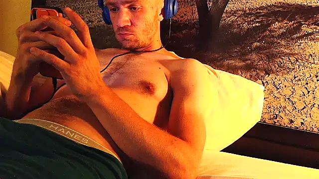 Snapshot of cloudyplay661 chatting on April 2026 01:19:01 AM cloudyplay661 online show from April 2026 01:19:01 AM