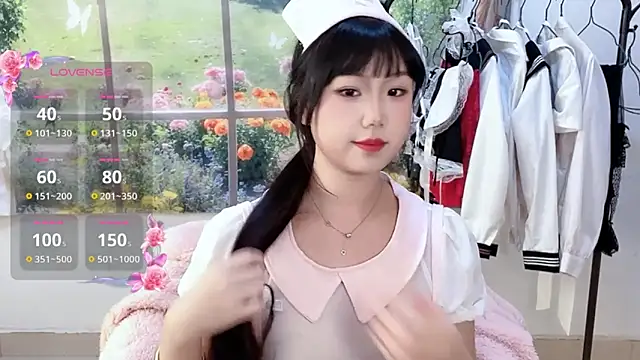 xiaoguai99 online show from March 2026 02:33:02 AM