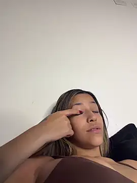 Snapshot of vicky_bass_ chatting on March 2026 05:37:02 AM vicky bass online show from March 2026 05:37:02 AM