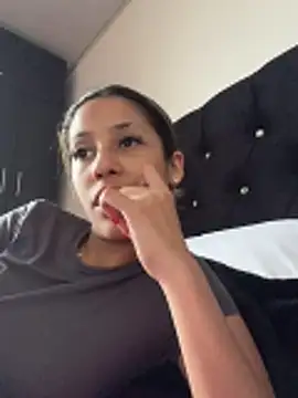 Snapshot of vicky_bass_ chatting on March 2026 08:13:02 PM vicky bass online show from March 2026 08:13:02 PM