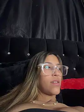 Snapshot of vicky_bass_ chatting on March 2026 01:43:02 AM vicky bass online show from March 2026 01:43:02 AM