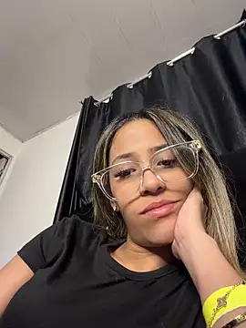 Snapshot of vicky_bass_ chatting on March 2026 03:55:02 AM vicky bass online show from March 2026 03:55:02 AM