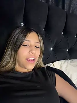 Snapshot of vicky_bass_ chatting on March 2026 11:26:02 PM vicky bass online show from March 2026 11:26:02 PM