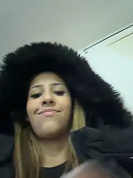 Snapshot of vicky_bass_ chatting on March 2026 02:22:01 AM vicky bass online show from March 2026 02:22:01 AM