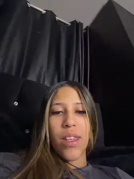 Snapshot of vicky_bass_ chatting on April 2026 02:38:01 AM vicky bass online show from April 2026 02:38:01 AM