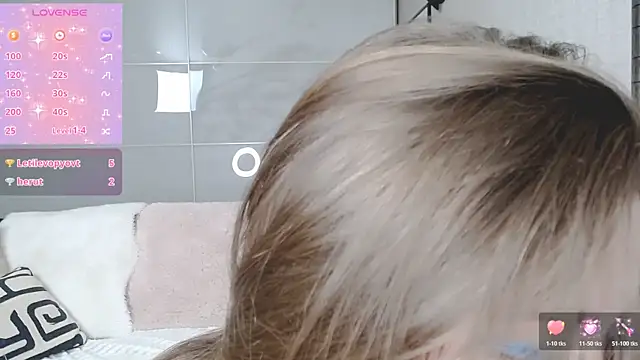 Snapshot of KarolinaLiss chatting on March 2026 06:25:01 PM KarolinaLiss online show from March 2026 06:25:01 PM