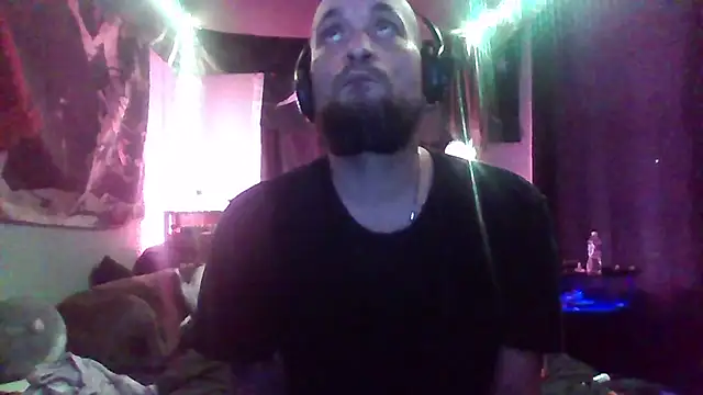 Snapshot of RealisedBooking chatting on April 2026 03:27:01 PM RealisedBooking online show from April 2026 03:27:01 PM