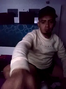 Snapshot of diablitoooxxx chatting on April 2026 06:19:01 AM diablitoooxxx online show from April 2026 06:19:01 AM