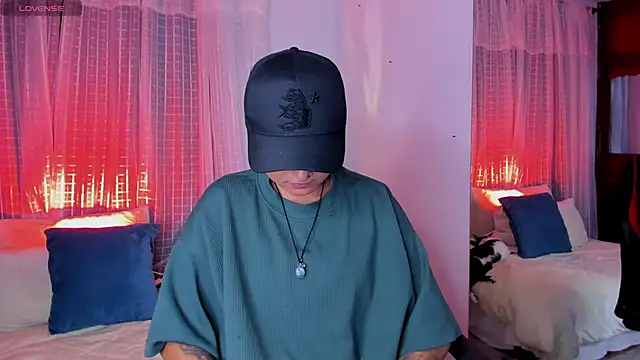 Zury Ramirez online show from April 2026 10:18:01 PM