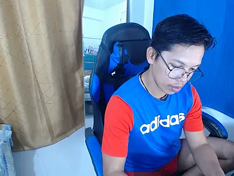 holly oreo online show from June 2026 08:25:02 PM