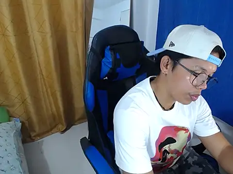 holly oreo online show from June 2026 02:18:02 PM