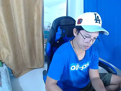 holly oreo online show from July 2026 03:14:01 PM