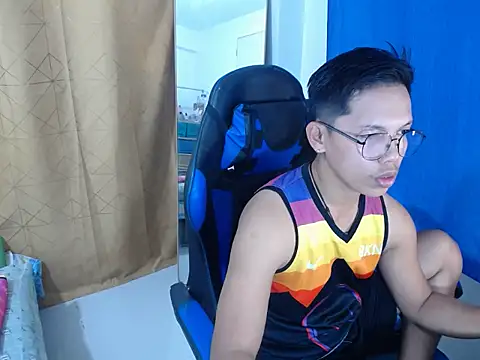 holly oreo online show from July 2026 10:21:02 AM