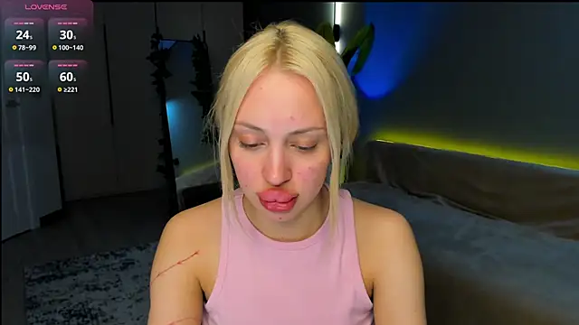 Luna Beverly online show from March 2026 08:26:01 PM