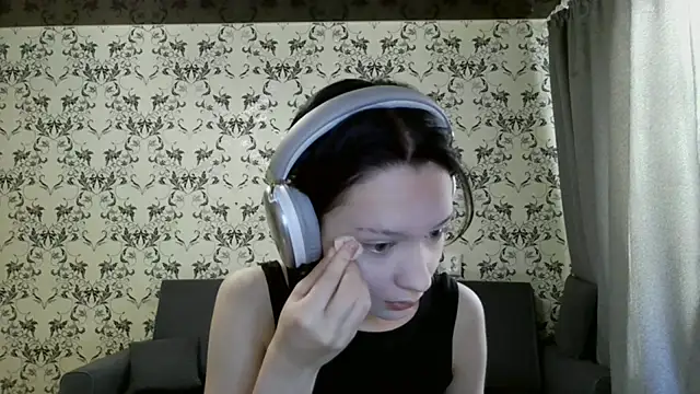 LxayBloom online show from March 2026 07:05:01 AM