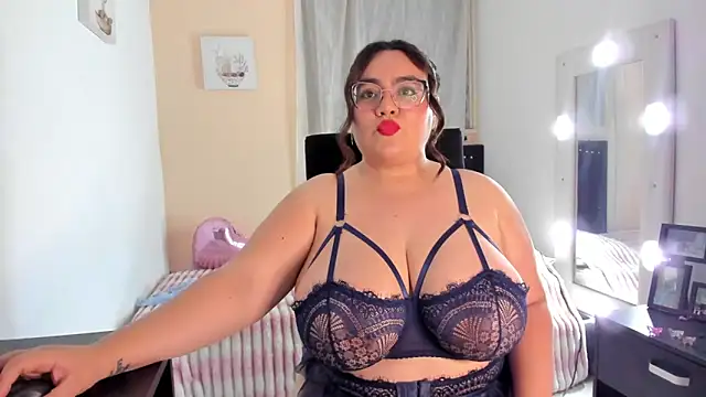 Snapshot of KarlaLannee chatting on March 2026 04:18:01 AM KarlaLannee online show from March 2026 04:18:01 AM