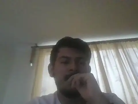 Snapshot of Mateotubbe chatting on May 2026 09:33:02 PM Mateotubbe online show from May 2026 09:33:02 PM
