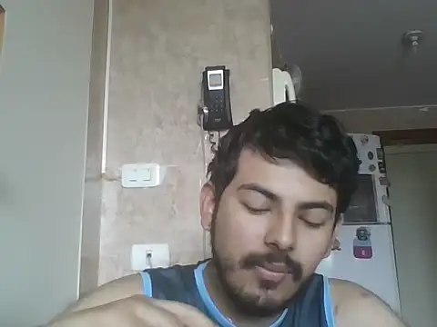 Snapshot of Mateotubbe chatting on May 2026 03:09:02 PM Mateotubbe online show from May 2026 03:09:02 PM