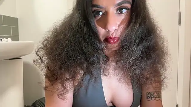 Snapshot of fayfay21@xh chatting on March 2026 06:44:02 PM fayfay21xh online show from March 2026 06:44:02 PM
