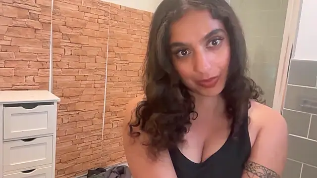 Snapshot of fayfay21@xh chatting on May 2026 07:51:02 PM fayfay21xh online show from May 2026 07:51:02 PM