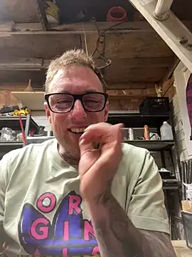 Snapshot of WIDBIGWHITECOCK chatting on March 2026 12:26:02 AM WIDBIGWHITECOCK online show from March 2026 12:26:02 AM