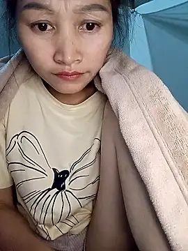 yumyum112 online show from January 2026 02:43:01 PM